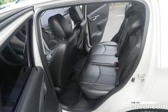 Chevrolet Spark 2016 1.0 автомат (гидро), миниатюра 11