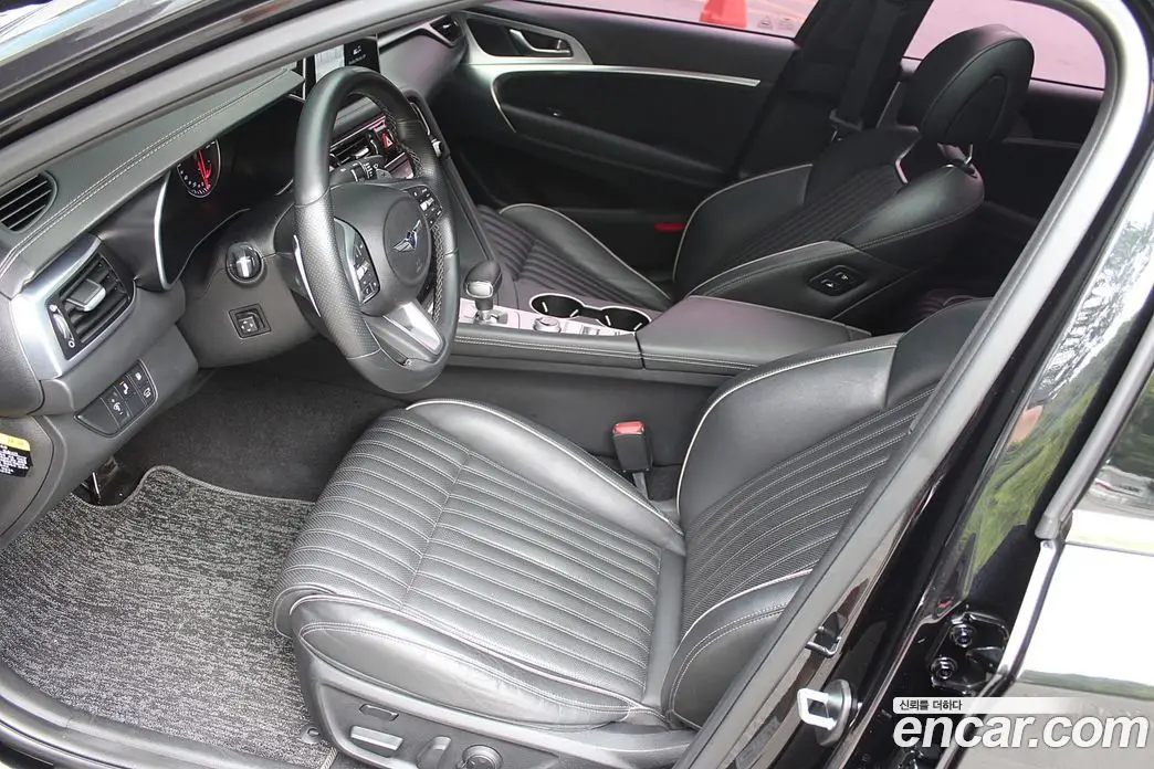 Genesis G70 2019 3.3 автомат (гидро), фото 15 Genesis G70 2019 3.3 автомат (гидро), фото 15