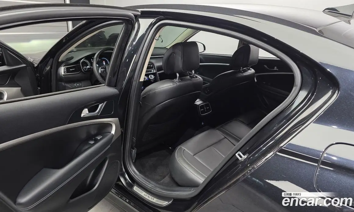 Genesis G70 2022 2.0 автомат (гидро), фото 11 Genesis G70 2022 2.0 автомат (гидро), фото 11