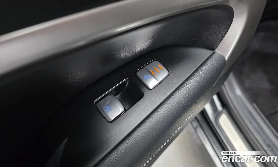 Genesis G70 2022 2.0 автомат (гидро), фото 20 Genesis G70 2022 2.0 автомат (гидро), фото 20