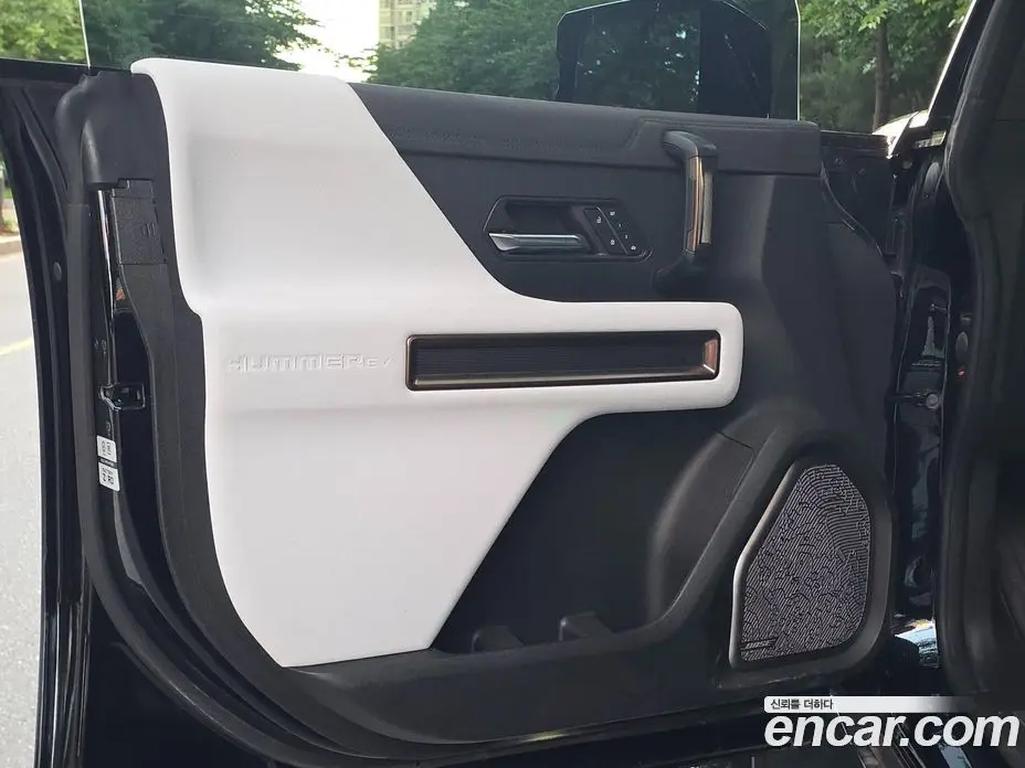 GMC Hummer EV 2024 5.0 автомат (гидро), фото 8 GMC Hummer EV 2024 5.0 автомат (гидро), фото 8