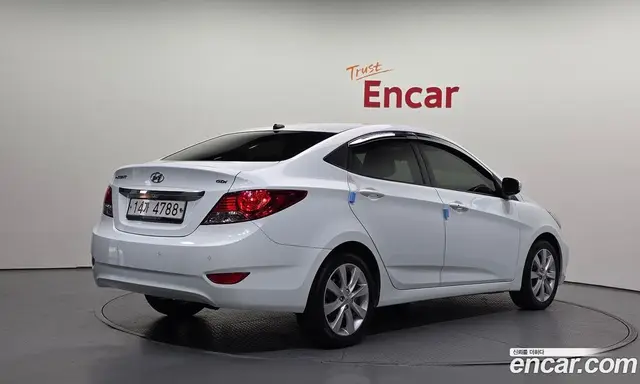 Hyundai Accent 2012 1.6 автомат (гидро), миниатюра 2