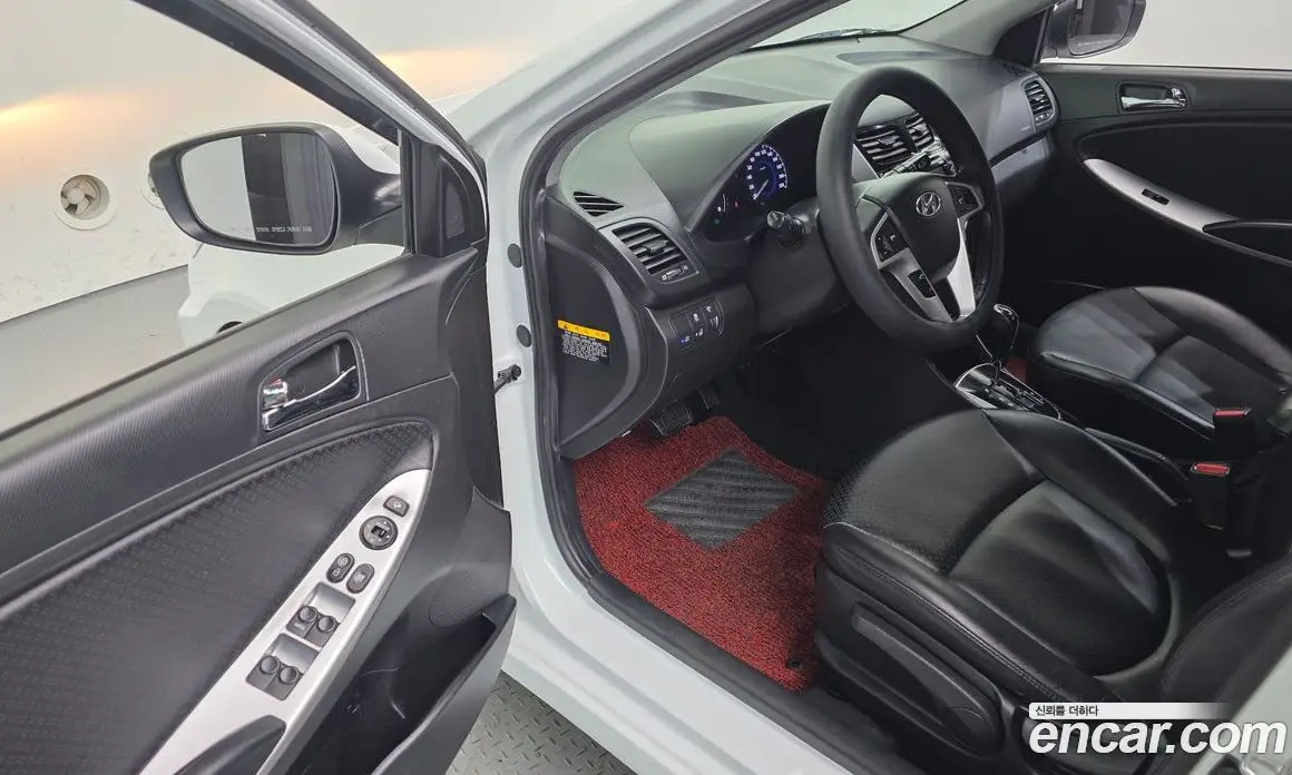 Hyundai Accent 2012 1.6 автомат (гидро), фото 11