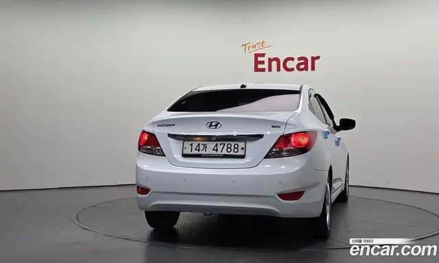 Hyundai Accent 2012 1.6 автомат (гидро), миниатюра 4
