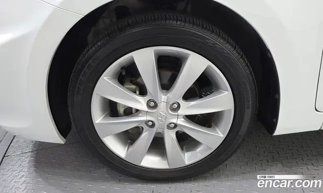 Hyundai Accent 2012 1.6 автомат (гидро), миниатюра 5
