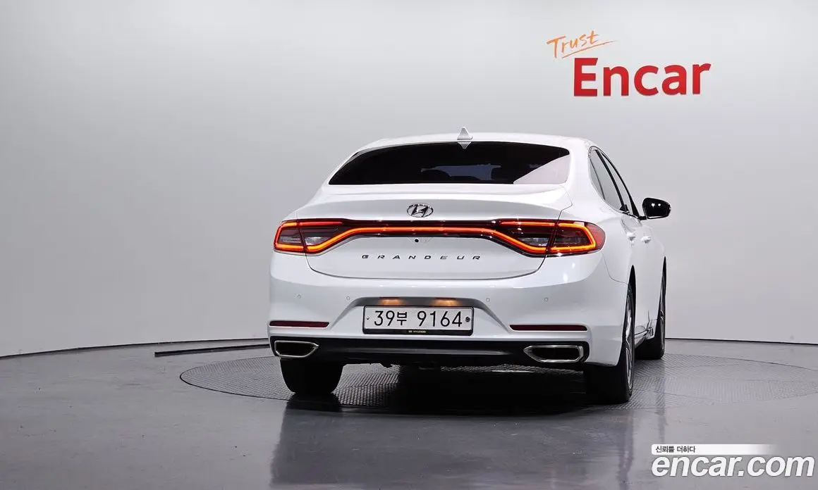 Hyundai Grandeur 2017 2.4 автомат (гидро), фото 4 Hyundai Grandeur 2017 2.4 автомат (гидро), фото 4