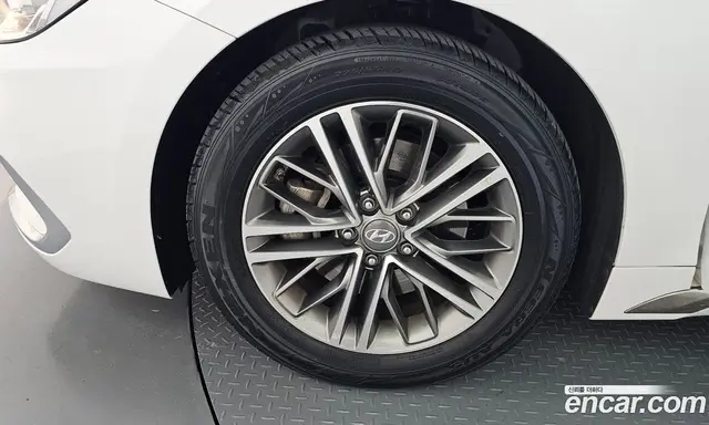 Hyundai Grandeur 2017 2.4 автомат (гидро), миниатюра 5 Hyundai Grandeur 2017 2.4 автомат (гидро), миниатюра 5