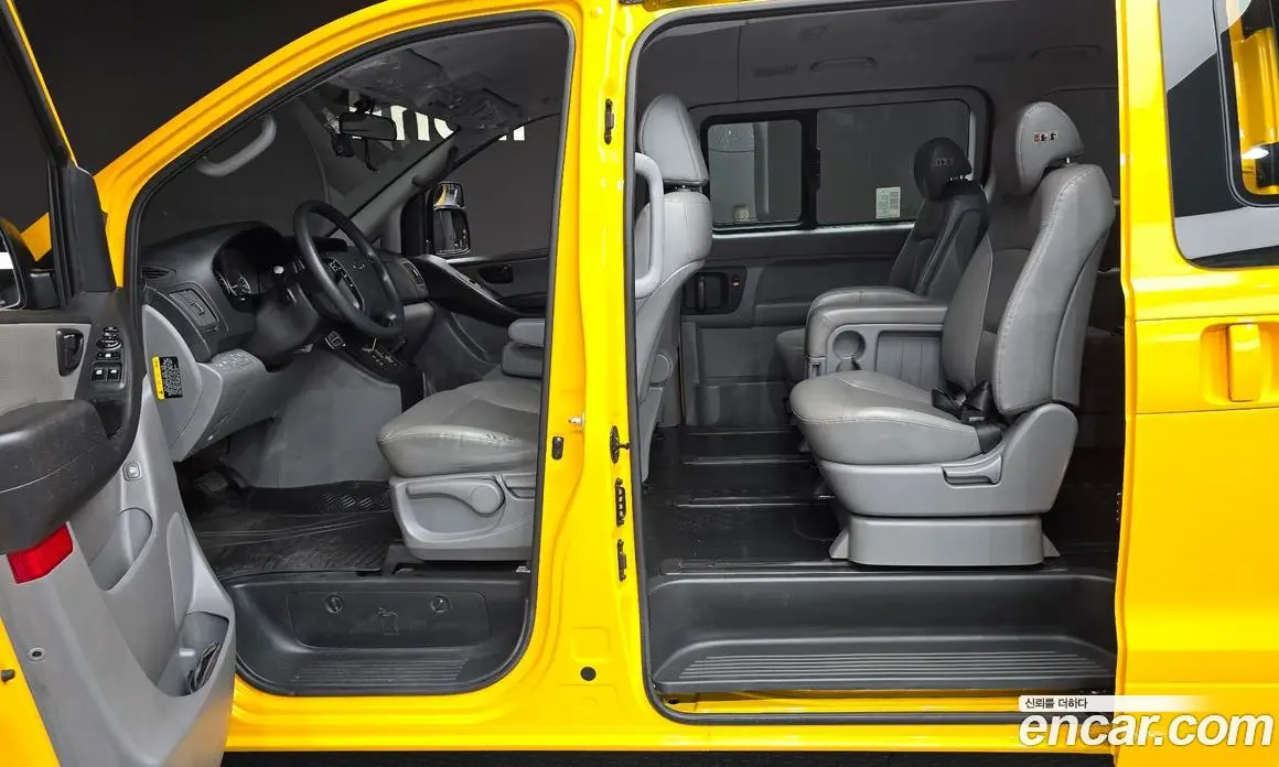 Hyundai Starex 2019 2.5 автомат (гидро), фото 12