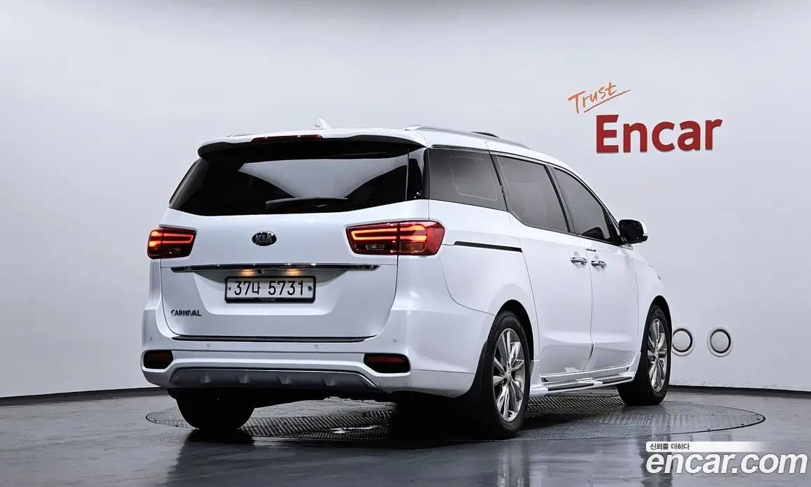 Kia Carnival 2019 2.2 автомат (гидро), фото 2 Kia Carnival 2019 2.2 автомат (гидро), фото 2