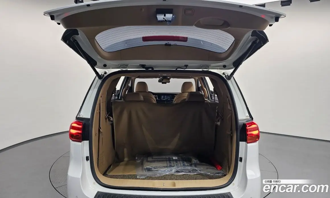 Kia Carnival 2019 2.2 автомат (гидро), фото 19 Kia Carnival 2019 2.2 автомат (гидро), фото 19