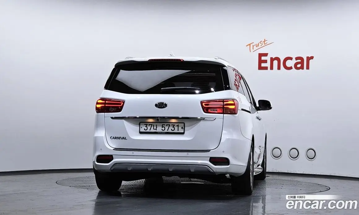 Kia Carnival 2019 2.2 автомат (гидро), фото 4 Kia Carnival 2019 2.2 автомат (гидро), фото 4