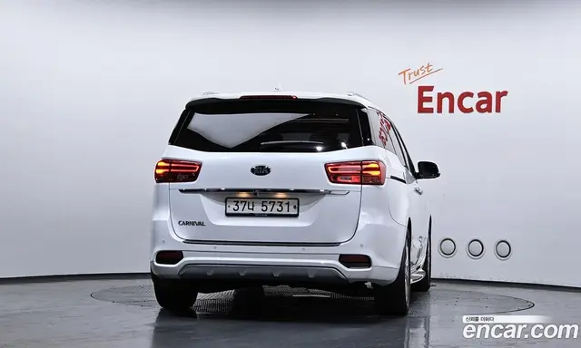 Kia Carnival 2019 2.2 автомат (гидро), миниатюра 4 Kia Carnival 2019 2.2 автомат (гидро), миниатюра 4