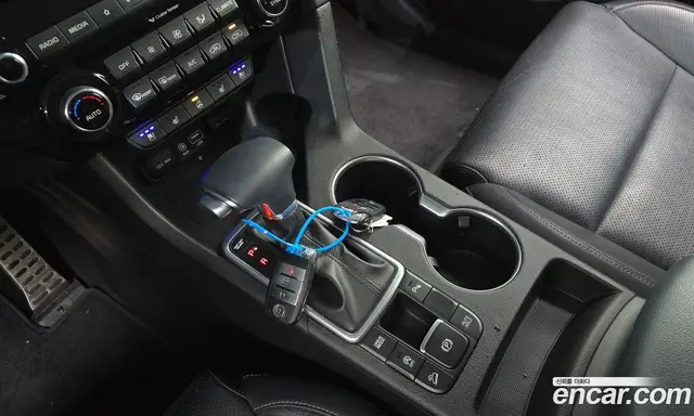 Kia Sportage 2018 2.0 автомат (гидро), миниатюра 9