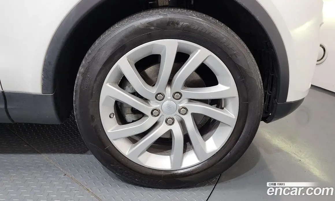 Land Rover Discovery 2018 3.0 автомат (гидро), фото 5