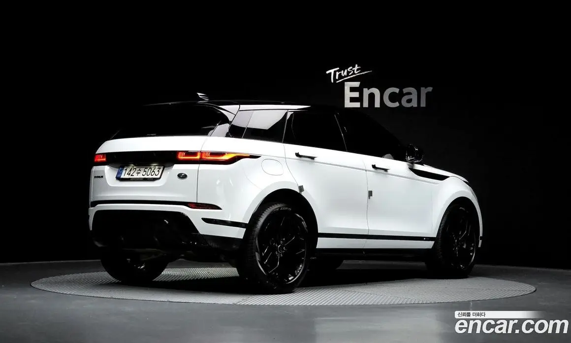 Land Rover Range Rover Evoque 2021 2.0 автомат (гидро), фото 2 Land Rover Range Rover Evoque 2021 2.0 автомат (гидро), фото 2