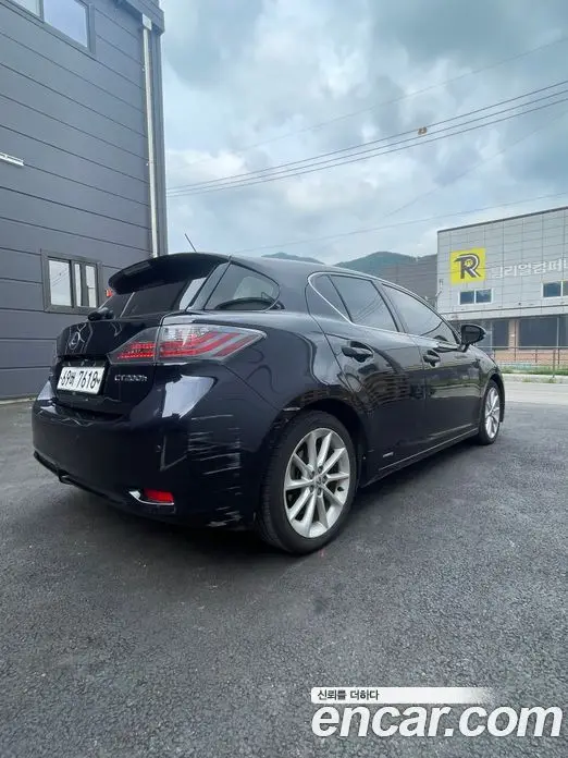 Lexus CT200h 2011 1.8 автомат (гидро), миниатюра 2