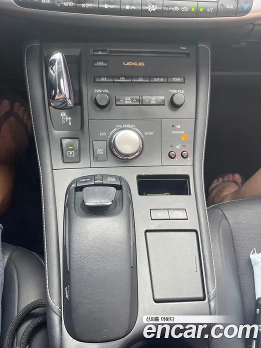 Lexus CT200h 2011 1.8 автомат (гидро), фото 9