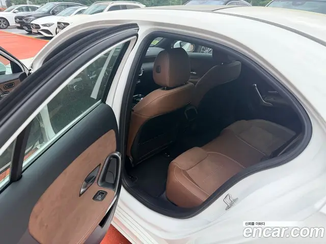 Mercedes-Benz A-Class 2024 2.0 автомат (гидро), миниатюра 4