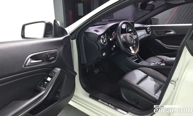 Mercedes-Benz CLA-Class 2016 2.1 автомат (гидро), миниатюра 10 Mercedes-Benz CLA-Class 2016 2.1 автомат (гидро), миниатюра 10