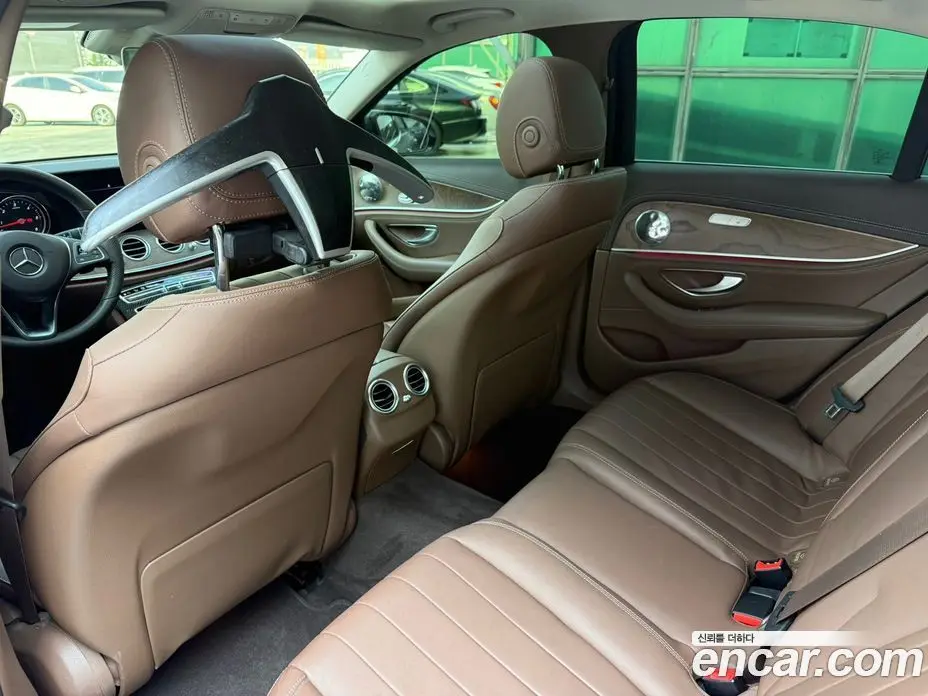 Mercedes-Benz E-Class 2017 1.9 автомат (гидро), фото 17 Mercedes-Benz E-Class 2017 1.9 автомат (гидро), фото 17