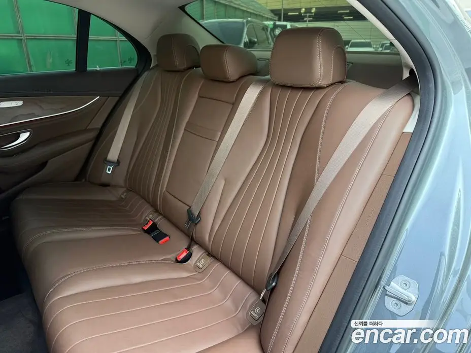 Mercedes-Benz E-Class 2017 1.9 автомат (гидро), фото 18 Mercedes-Benz E-Class 2017 1.9 автомат (гидро), фото 18