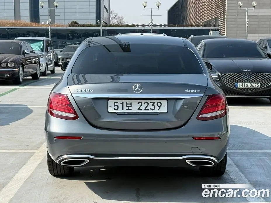 Mercedes-Benz E-Class 2017 1.9 автомат (гидро), фото 4 Mercedes-Benz E-Class 2017 1.9 автомат (гидро), фото 4