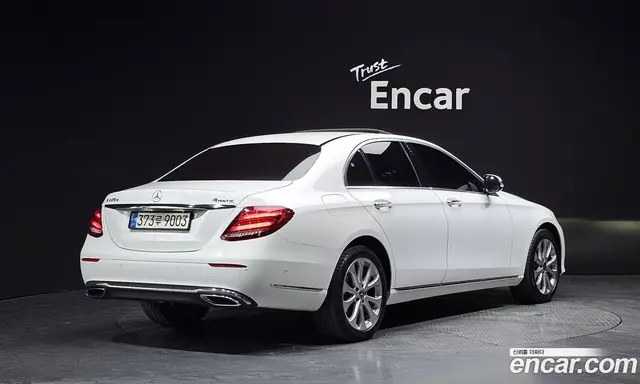 Mercedes-Benz E-Class 2017 1.9 автомат (гидро), миниатюра 2 Mercedes-Benz E-Class 2017 1.9 автомат (гидро), миниатюра 2