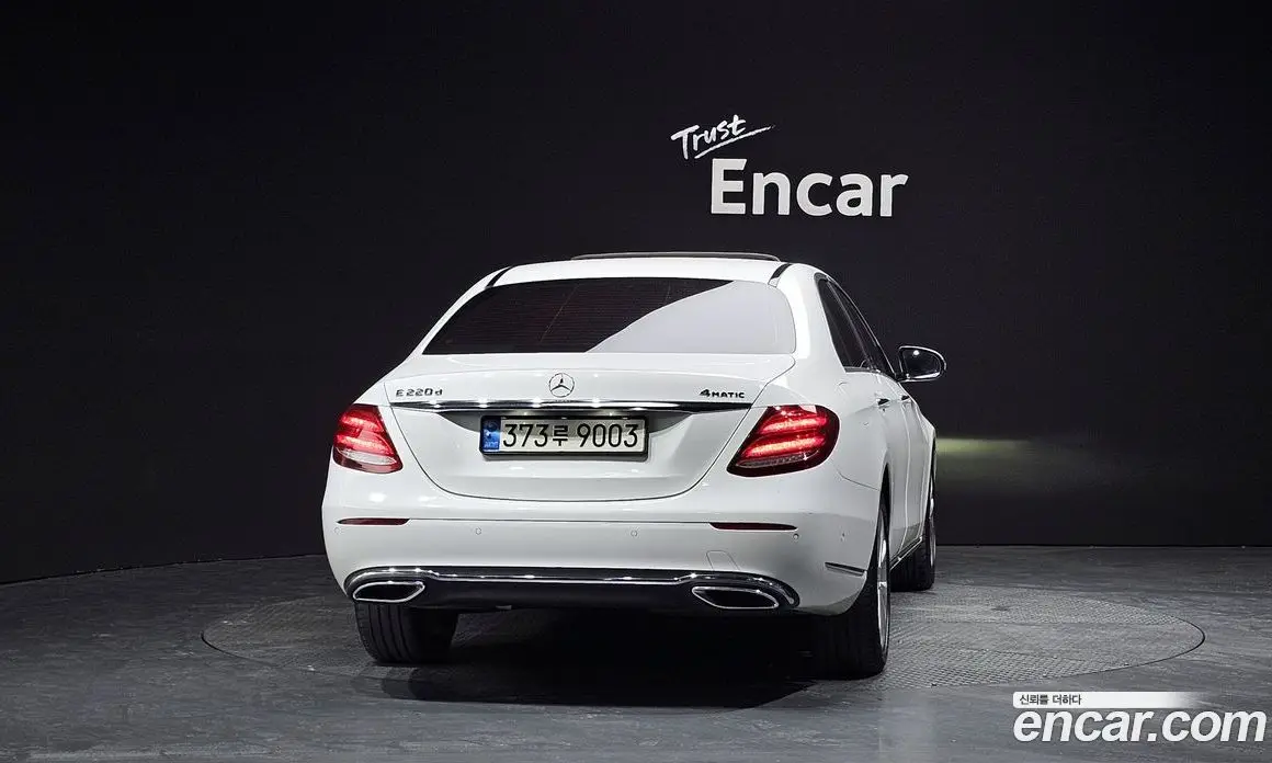 Mercedes-Benz E-Class 2017 1.9 автомат (гидро), фото 4 Mercedes-Benz E-Class 2017 1.9 автомат (гидро), фото 4