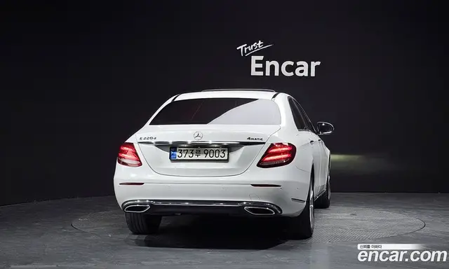 Mercedes-Benz E-Class 2017 1.9 автомат (гидро), миниатюра 4 Mercedes-Benz E-Class 2017 1.9 автомат (гидро), миниатюра 4