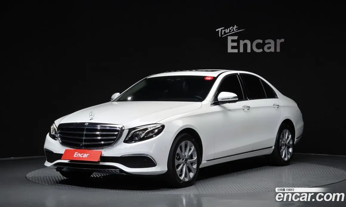 Mercedes-Benz E-Class 2018 2.0 автомат (гидро), фото 1 Mercedes-Benz E-Class 2018 2.0 автомат (гидро), фото 1