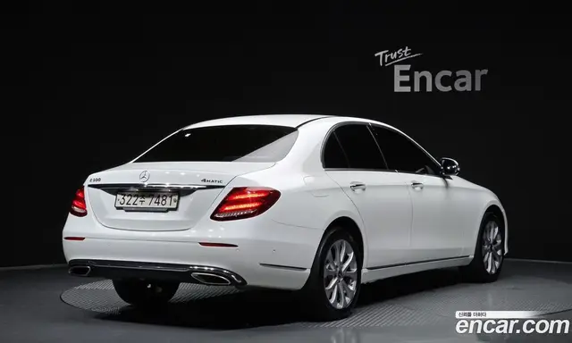 Mercedes-Benz E-Class 2018 2.0 автомат (гидро), миниатюра 2 Mercedes-Benz E-Class 2018 2.0 автомат (гидро), миниатюра 2