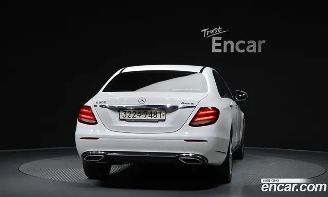 Mercedes-Benz E-Class 2018 2.0 автомат (гидро), миниатюра 4 Mercedes-Benz E-Class 2018 2.0 автомат (гидро), миниатюра 4