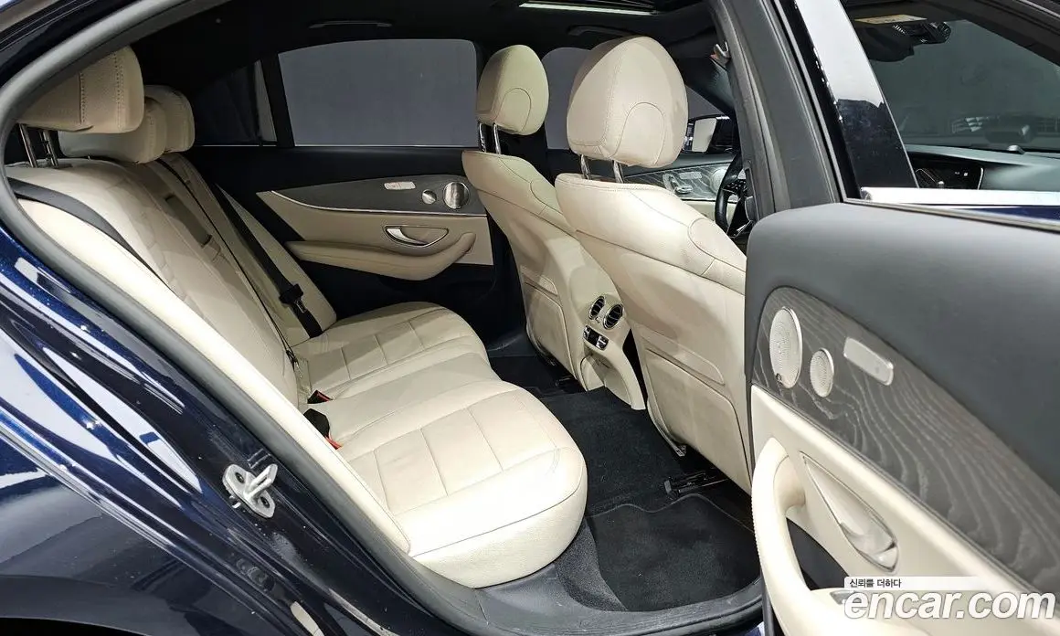 Mercedes-Benz E-Class 2022 2.0 автомат (гидро), фото 11