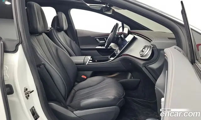 Mercedes-Benz EQE 2022 0.3 автомат (гидро), миниатюра 11