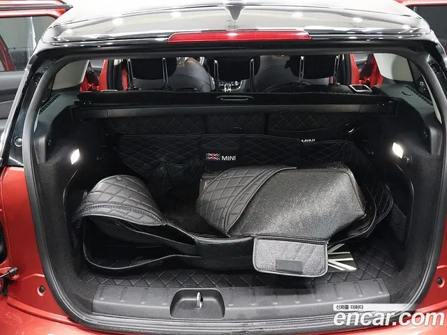 Mini Clubman 2020 2.0 автомат (гидро), миниатюра 5