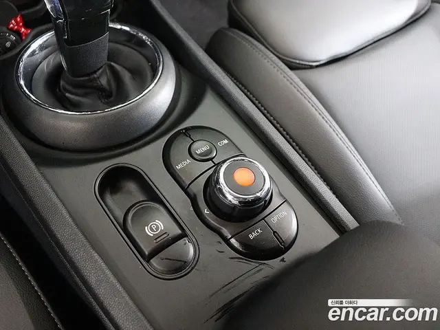 Mini Clubman 2020 2.0 автомат (гидро), миниатюра 9