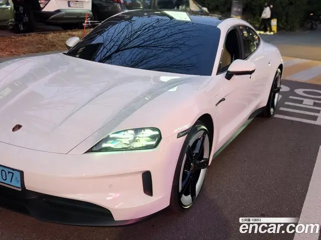 Porsche Taycan 2025 автомат (гидро), миниатюра 6 Porsche Taycan 2025 автомат (гидро), миниатюра 6