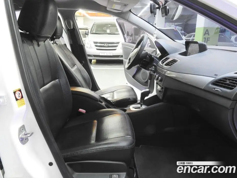 Renault (Samsung) SM3 2015 1.6 автомат (гидро), фото 10 Renault (Samsung) SM3 2015 1.6 автомат (гидро), фото 10