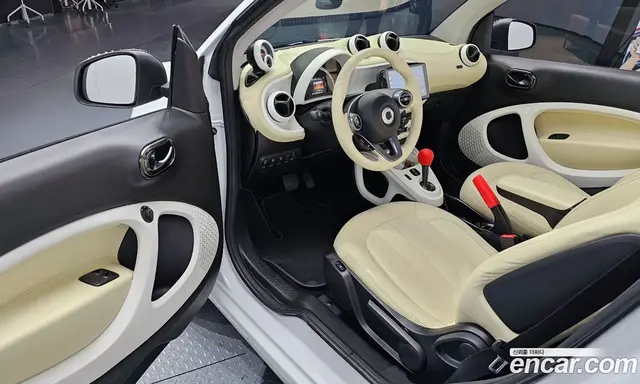 Smart Fortwo 2017 0.9 АКПП, миниатюра 11 Smart Fortwo 2017 0.9 АКПП, миниатюра 11