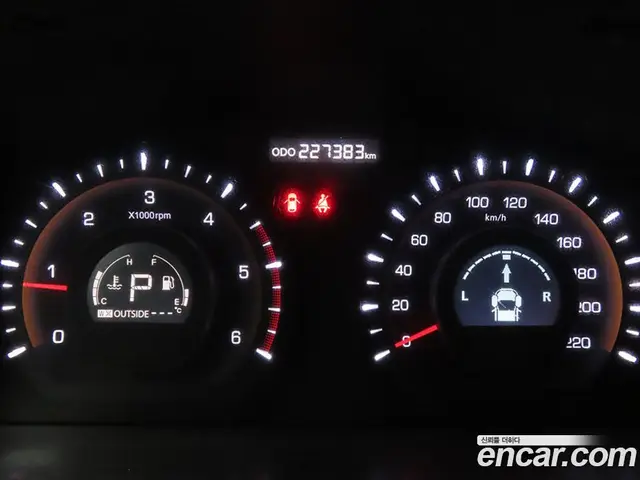SsangYong Korando 2011 2.0 автомат (гидро), миниатюра 9