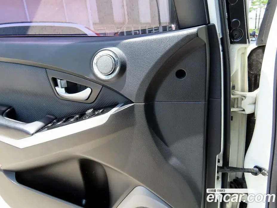 SsangYong Korando 2017 2.2 автомат (гидро), фото 11