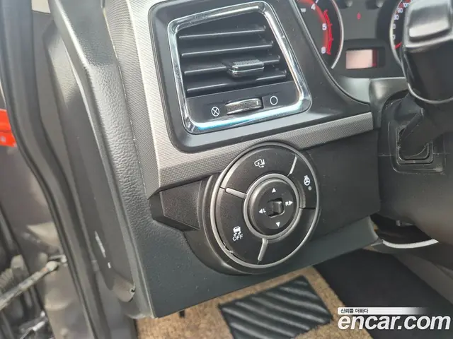 SsangYong Korando 2017 2.2 автомат (гидро), миниатюра 11