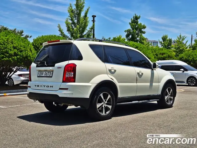 SsangYong Rexton 2015 2.2 автомат (гидро), миниатюра 3 SsangYong Rexton 2015 2.2 автомат (гидро), миниатюра 3