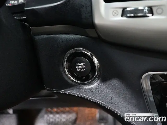 SsangYong Rexton 2017 2.2 автомат (гидро), миниатюра 8 SsangYong Rexton 2017 2.2 автомат (гидро), миниатюра 8
