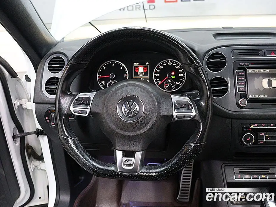 Volkswagen Tiguan 2015 2.0 автомат (гидро), фото 16