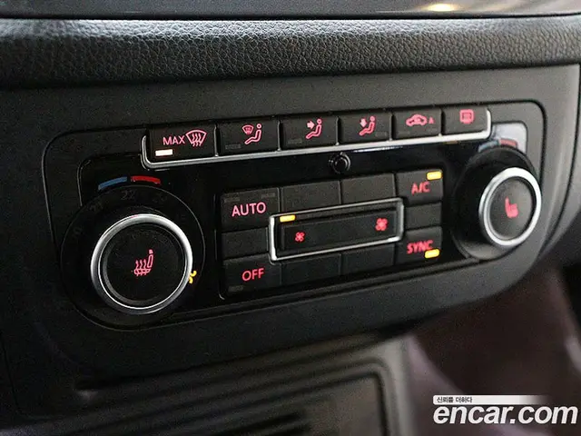 Volkswagen Tiguan 2015 2.0 автомат (гидро), миниатюра 10