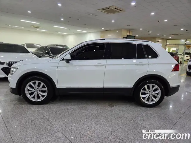 Volkswagen Tiguan 2018 2.0 автомат (гидро), миниатюра 3