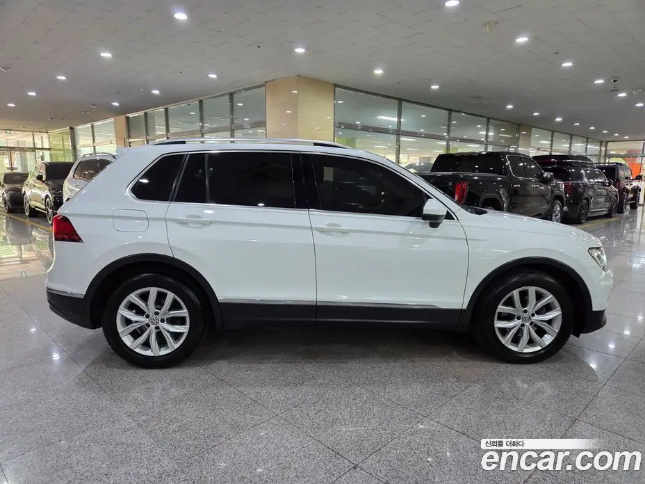 Volkswagen Tiguan 2018 2.0 автомат (гидро), фото 5