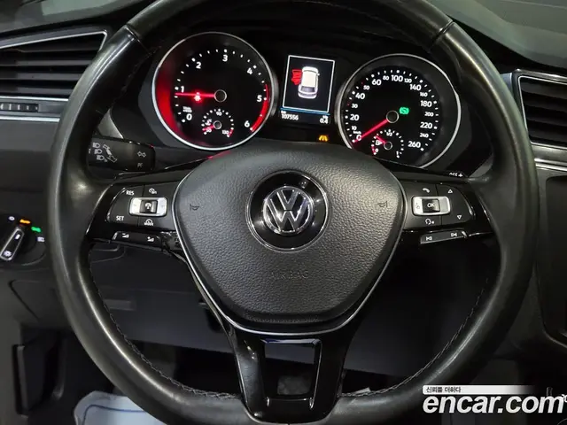 Volkswagen Tiguan 2018 2.0 автомат (гидро), миниатюра 9