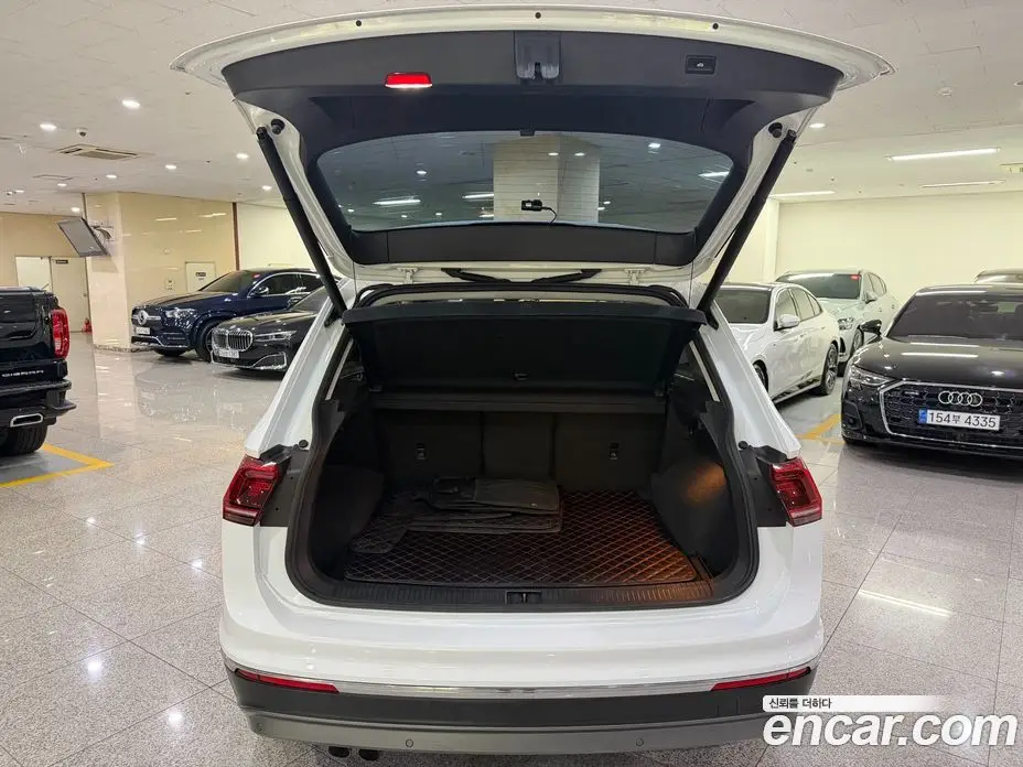 Volkswagen Tiguan 2020 2.0 автомат (гидро), фото 19